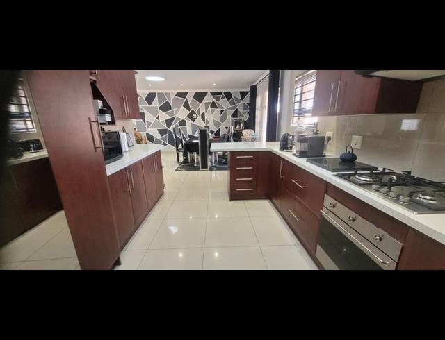 3 BEDROOM HOUSE FOR SALE IN NEW REDRUTH